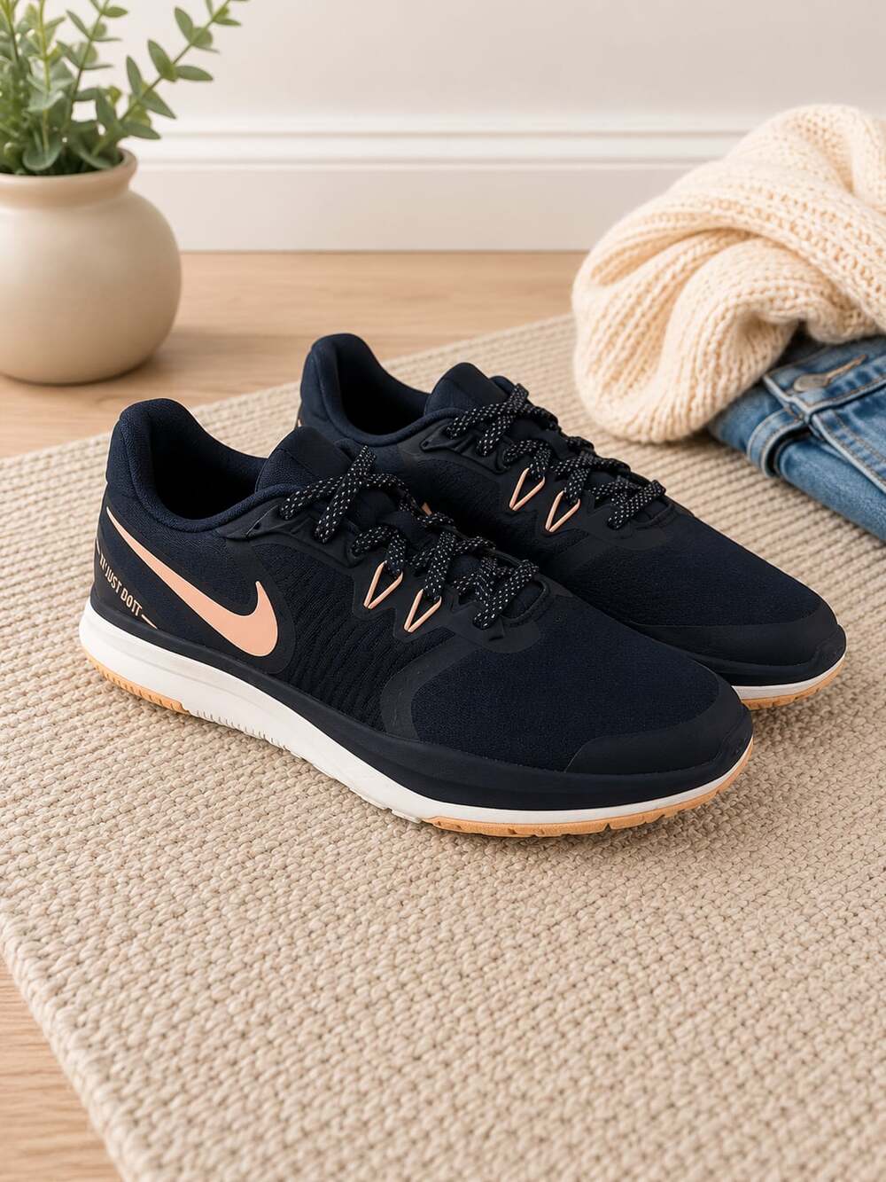 Nike In Season TR 8 Training Shoes Women’s Size 8 Navy Pink Gym Sneakers